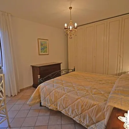 Semesterbostad Casale Torre Madre